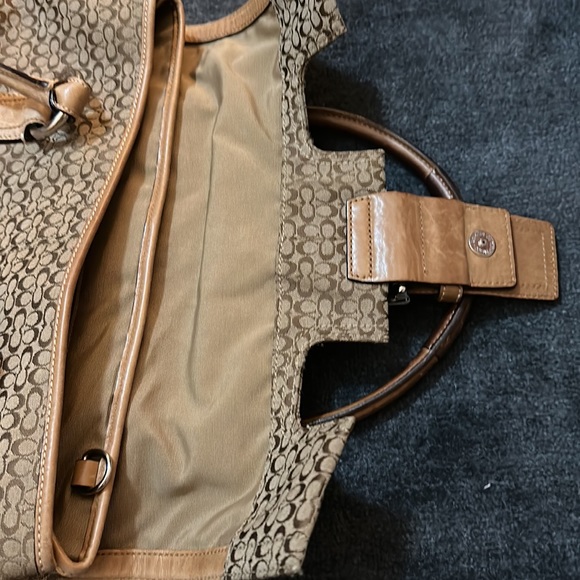 LARGE COACH PURSE - Picture 5 of 10